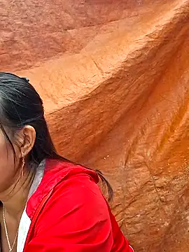 ngocngoc cute online show from October 21, 2025, 2:01 am