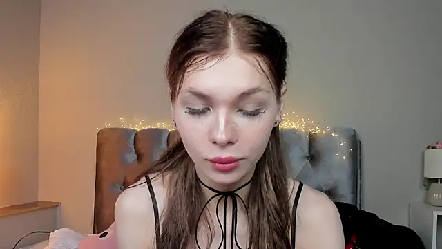 Snapshot of Blondy_Fina chatting on July 17, 2026, 5:47 am Blondy Fina online show from July 17, 2026, 5:47 am