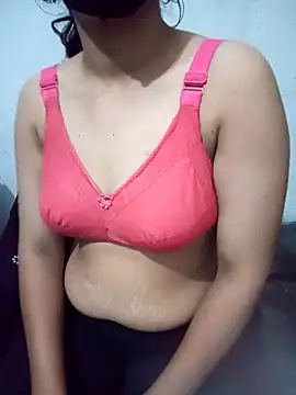 Snapshot of What_Rose chatting on October 6, 2025, 5:32 pm What Rose online show from October 6, 2025, 5:32 pm