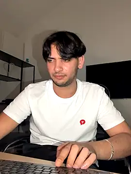 Snapshot of Gipsyboysteve chatting on October 15, 2025, 5:40 am Gipsyboysteve online show from October 15, 2025, 5:40 am