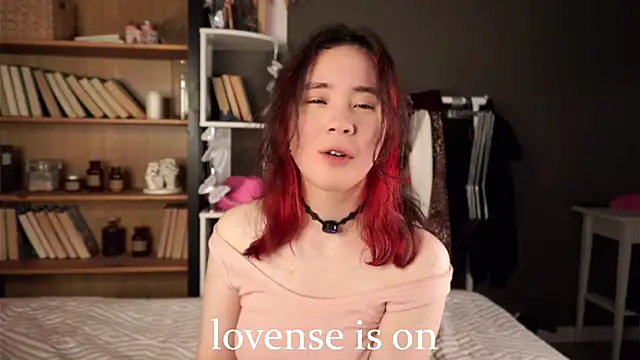 Snapshot of AlbertaClack chatting on November 7, 2025, 11:43 am AlbertaClack online show from November 7, 2025, 11:43 am