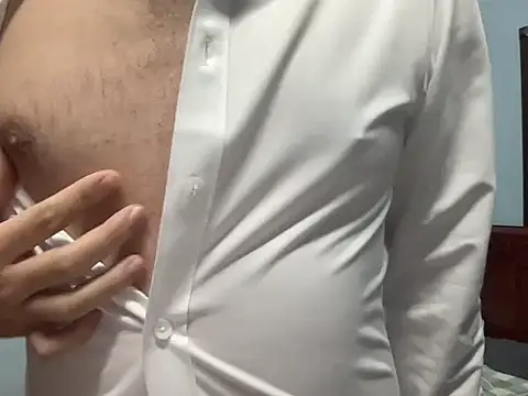 lahungdj12 online show from November 4, 2025, 1:21 pm