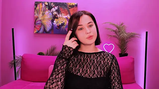 lil angel  online show from November 26, 2025, 1:12 pm