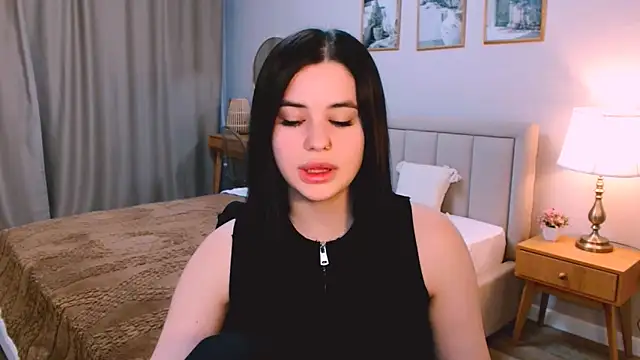 lil angel  online show from February 12, 2026, 8:15 pm