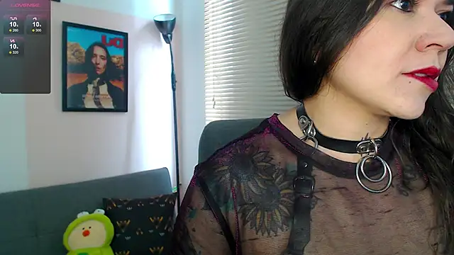 Snapshot of SujannaVarma_ chatting on October 6, 2025, 4:59 pm SujannaVarma online show from October 6, 2025, 4:59 pm