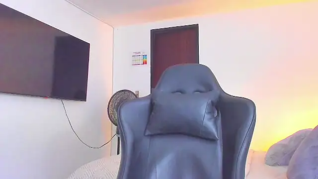 Snapshot of RJBarto chatting on September 28, 2025, 8:47 pm RJBarto online show from September 28, 2025, 8:47 pm