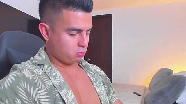 Snapshot of RJBarto chatting on September 29, 2025, 6:13 pm RJBarto online show from September 29, 2025, 6:13 pm