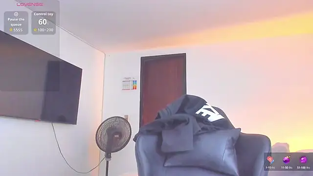 Snapshot of RJBarto chatting on October 7, 2025, 7:11 pm RJBarto online show from October 7, 2025, 7:11 pm