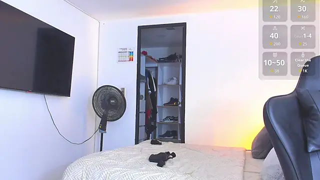 Snapshot of RJBarto chatting on October 17, 2025, 4:48 am RJBarto online show from October 17, 2025, 4:48 am