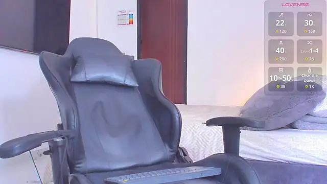 Snapshot of RJBarto chatting on October 31, 2025, 4:52 pm RJBarto online show from October 31, 2025, 4:52 pm