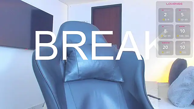 Snapshot of RJBarto chatting on November 9, 2025, 6:39 pm RJBarto online show from November 9, 2025, 6:39 pm