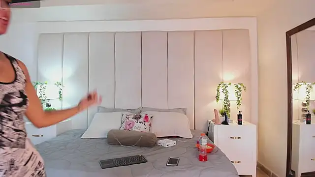 Snapshot of mia_rousse25 chatting on October 16, 2025, 1:45 pm mia rousse25 online show from October 16, 2025, 1:45 pm