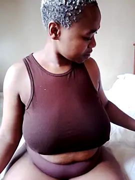 Snapshot of missboobiesSA chatting on October 1, 2025, 6:19 am missboobiesSA online show from October 1, 2025, 6:19 am