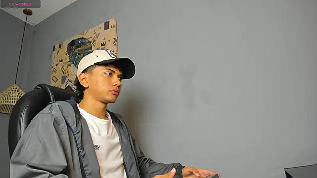 Snapshot of markbowie chatting on February 7, 2026, 1:48 pm markbowie online show from February 7, 2026, 1:48 pm