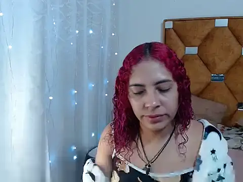 CATTALINAHOT online show from April 17, 2026, 2:58 am