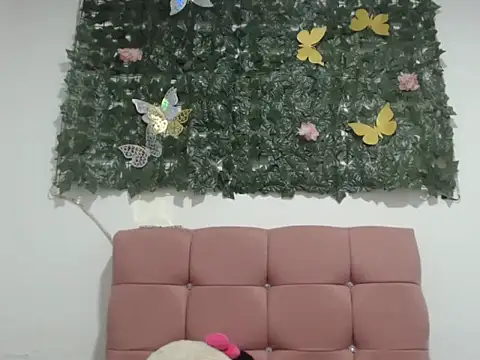 Snapshot of lia_victoria chatting on November 15, 2025, 1:36 am lia victoria online show from November 15, 2025, 1:36 am