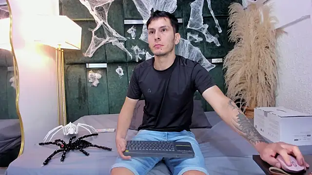 Charlotte Brian online show from October 15, 2025, 12:00 am