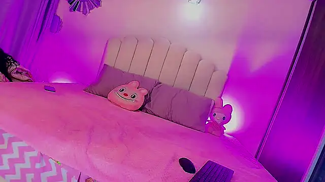 Eboney Hott online show from November 10, 2025, 4:00 am