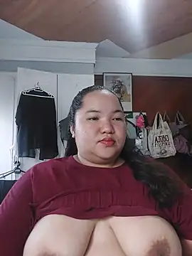 LianaCruzado online show from June 12, 2026, 9:08 am