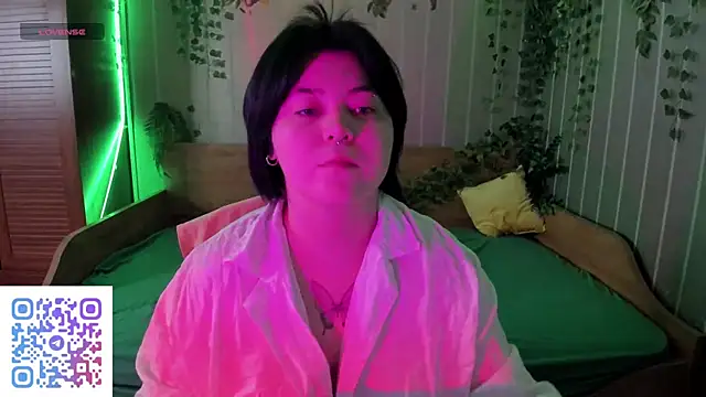 Alisa Monroe online show from October 22, 2025, 2:45 am