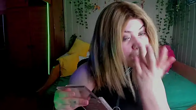 Alisa Monroe online show from November 18, 2025, 5:45 am