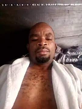 mdavazo00 online show from January 12, 2026, 9:25 am