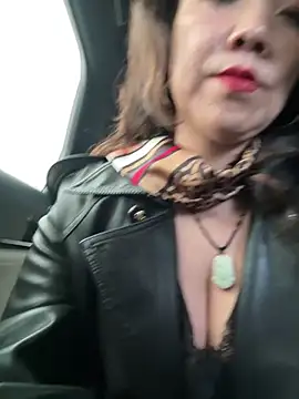 anna yngs online show from February 8, 2026, 3:32 am