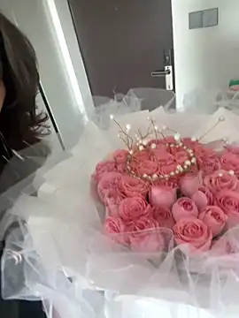 anna yngs online show from February 14, 2026, 5:15 am