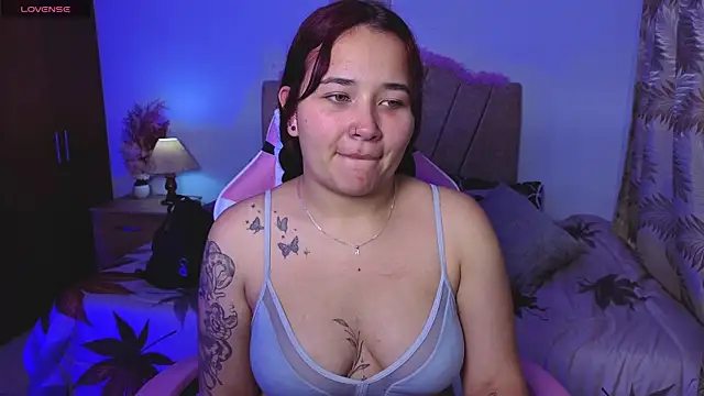 Snapshot of Leakitten chatting on September 29, 2025, 11:42 pm Leakitten online show from September 29, 2025, 11:42 pm
