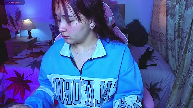 Leakitten online show from October 24, 2025, 7:43 pm