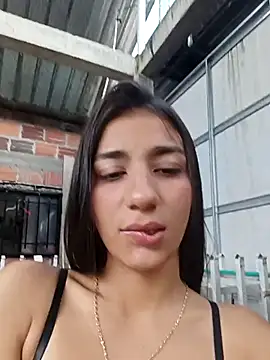 -juicy  online show from October 3, 2025, 8:50 pm