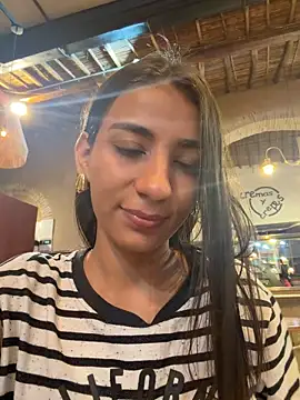 -juicy  online show from November 18, 2025, 11:15 pm