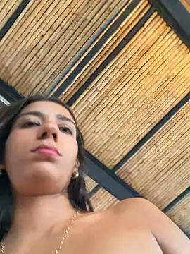 -juicy  online show from December 14, 2025, 9:41 pm