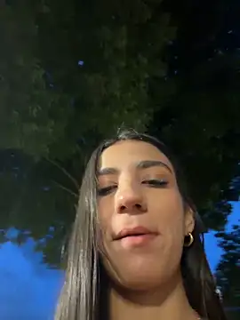 -juicy  online show from June 9, 2026, 11:27 pm
