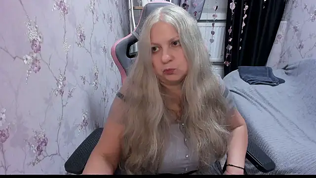 silver moon light online show from September 19, 2025, 9:04 pm