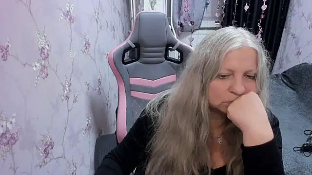 silver moon light online show from September 24, 2025, 5:49 pm