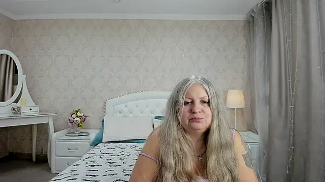 silver moon light online show from November 11, 2025, 3:01 pm