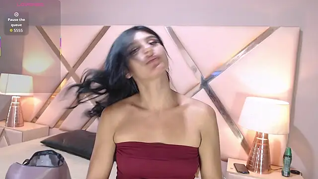 VioletLux online show from October 3, 2025, 7:44 pm