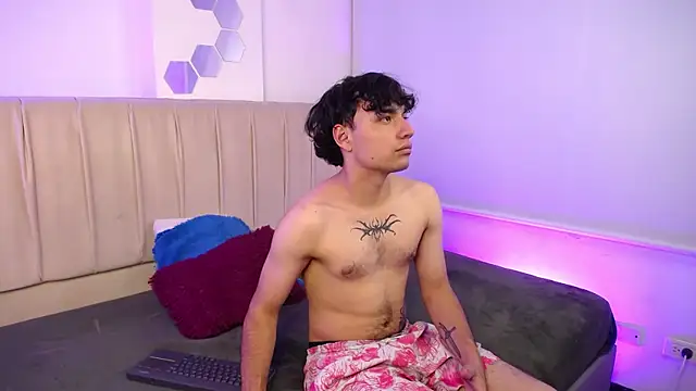 Aprhil Blaze online show from October 22, 2025, 8:52 pm