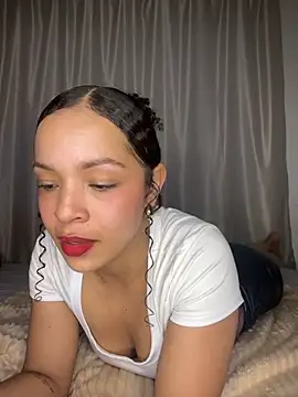 Yasmin777  online show from October 15, 2025, 10:54 pm