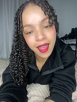 Yasmin777  online show from November 25, 2025, 11:49 pm