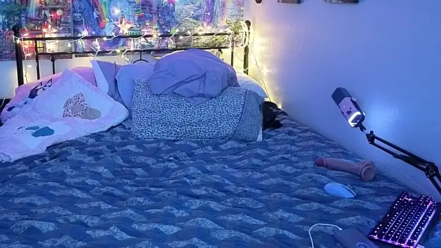 Snapshot of scarelett2372 chatting on October 20, 2025, 10:16 am scarelett2372 online show from October 20, 2025, 10:16 am