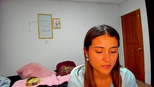 Snapshot of Ana__Pink chatting on October 4, 2025, 12:30 am Ana Pink online show from October 4, 2025, 12:30 am