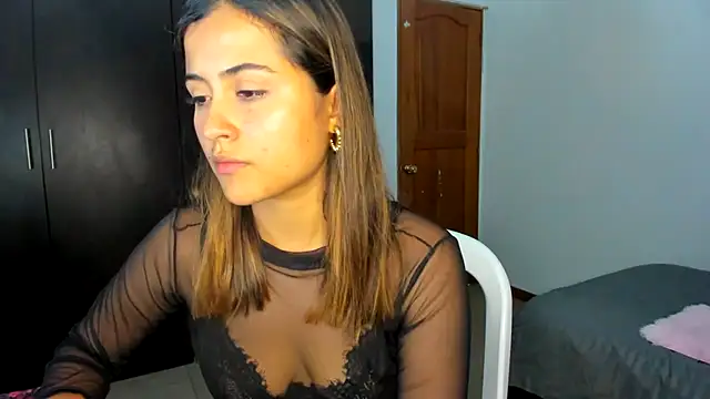 Snapshot of Ana__Pink chatting on October 24, 2025, 11:45 pm Ana Pink online show from October 24, 2025, 11:45 pm