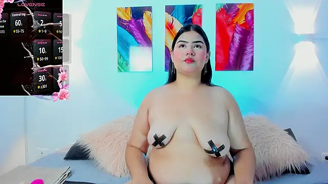 LucyColleen online show from November 3, 2025, 1:34 pm