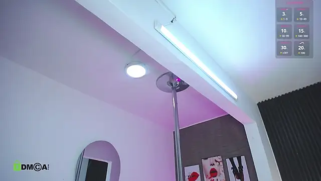 Snapshot of Dulcerose_01 chatting on October 18, 2025, 8:31 pm Dulcerose 01 online show from October 18, 2025, 8:31 pm