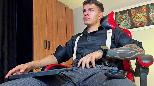 ALPHA DOMINUS  online show from November 3, 2025, 4:03 am