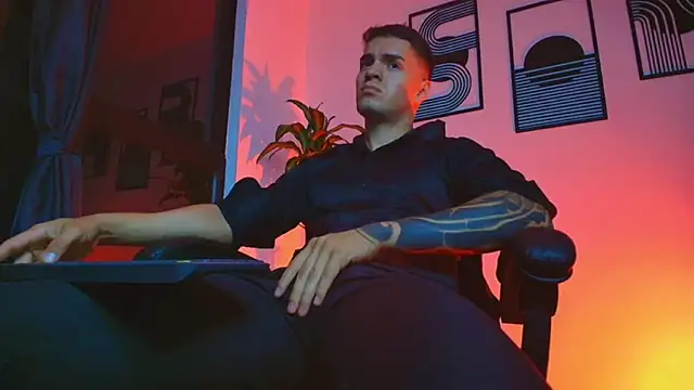 ALPHA DOMINUS  online show from April 14, 2026, 4:07 am