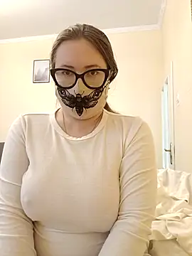 Snapshot of ShyPampBlondie chatting on October 11, 2025, 10:58 am ShyPampBlondie online show from October 11, 2025, 10:58 am
