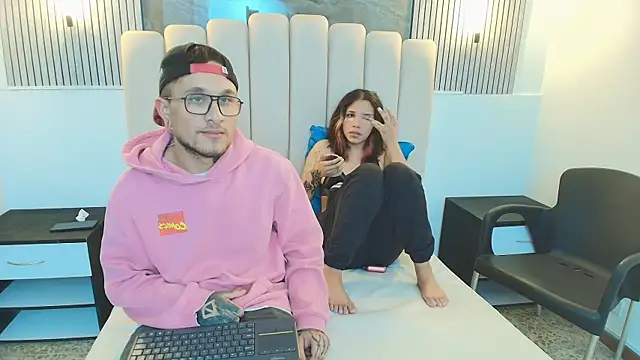 RavenandCody online show from September 30, 2025, 3:44 am